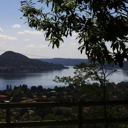 Bed and Breakfast La Torretta & Lesa